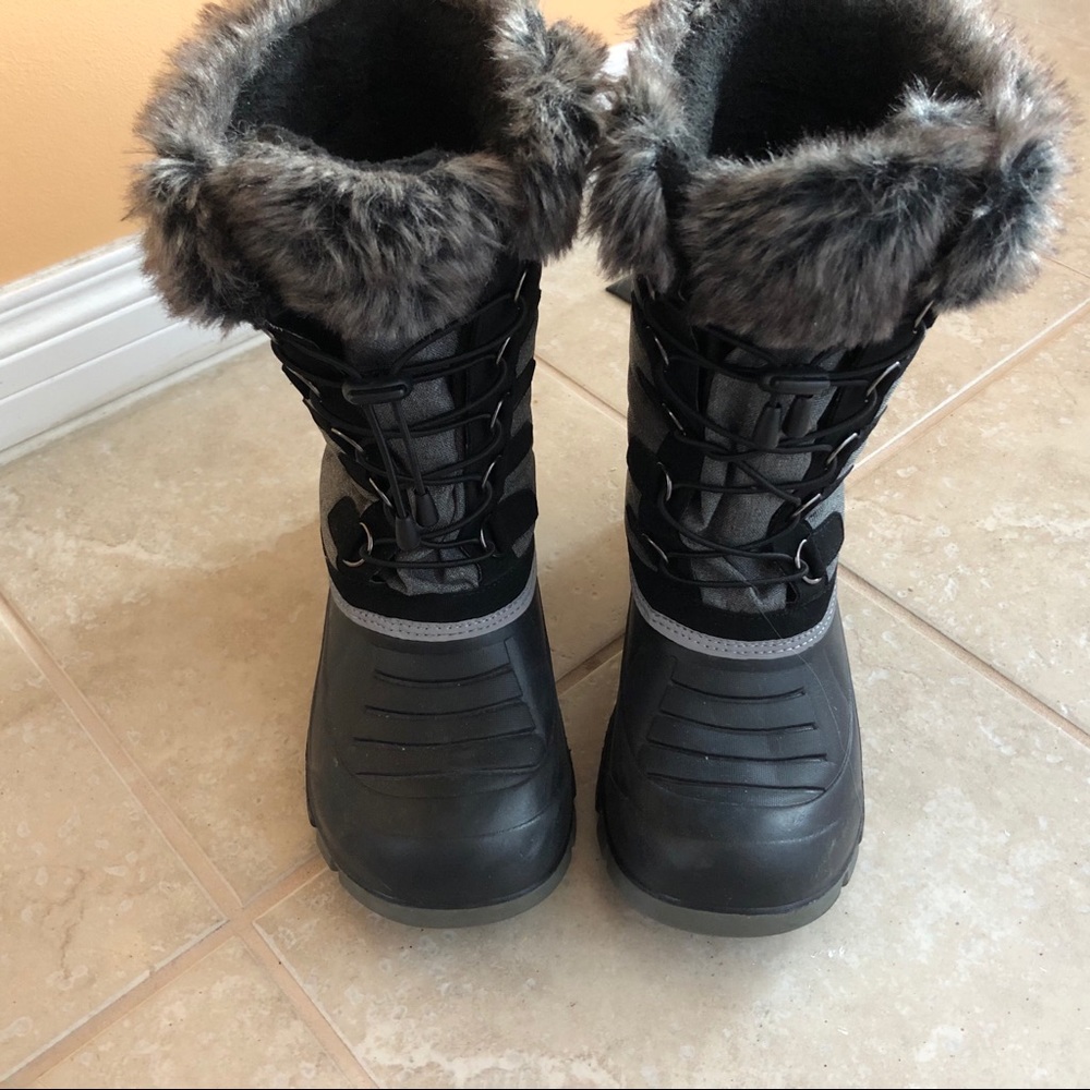Faux fur topped winter boots, sz 8